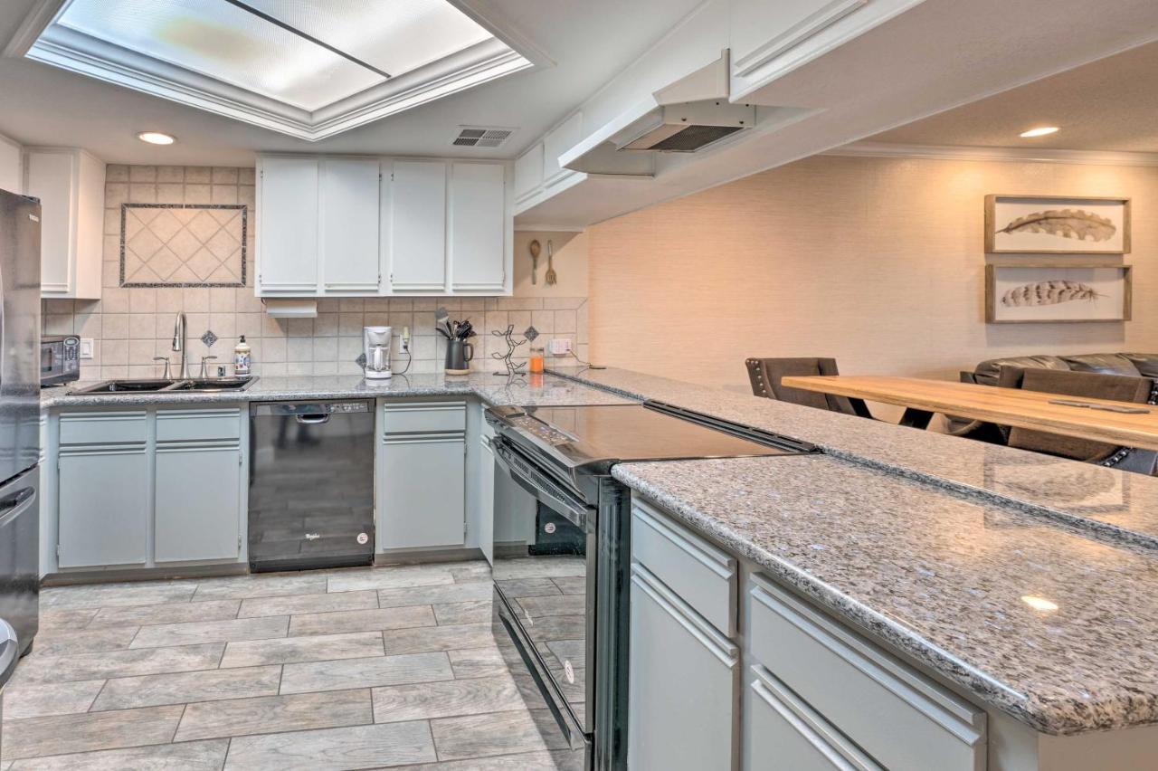 Lake Havasu Condo With Pool Access 1 Block To Beach 레이크 하바슈 시티 외부 사진
