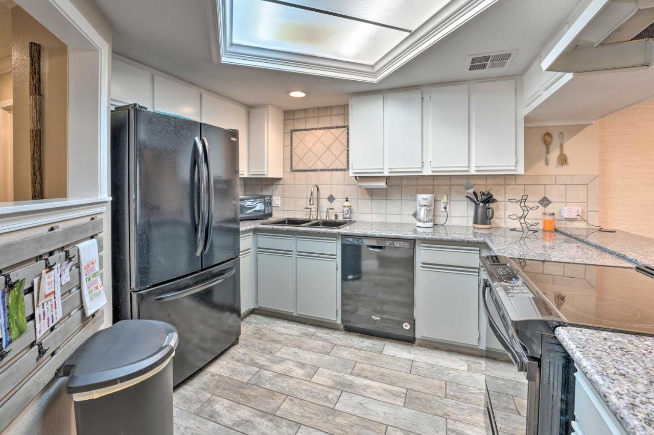 Lake Havasu Condo With Pool Access 1 Block To Beach 레이크 하바슈 시티 외부 사진
